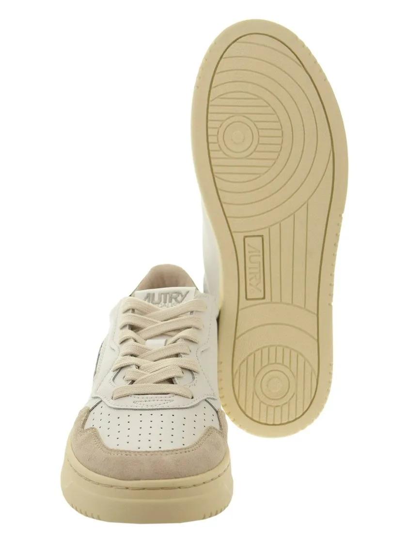 Thumbnail - Autry Low-Top Sneaker - Medalist Low - Leather And Suede Sneakers - Gr. 44 (EU) - in Weiß - für Damen