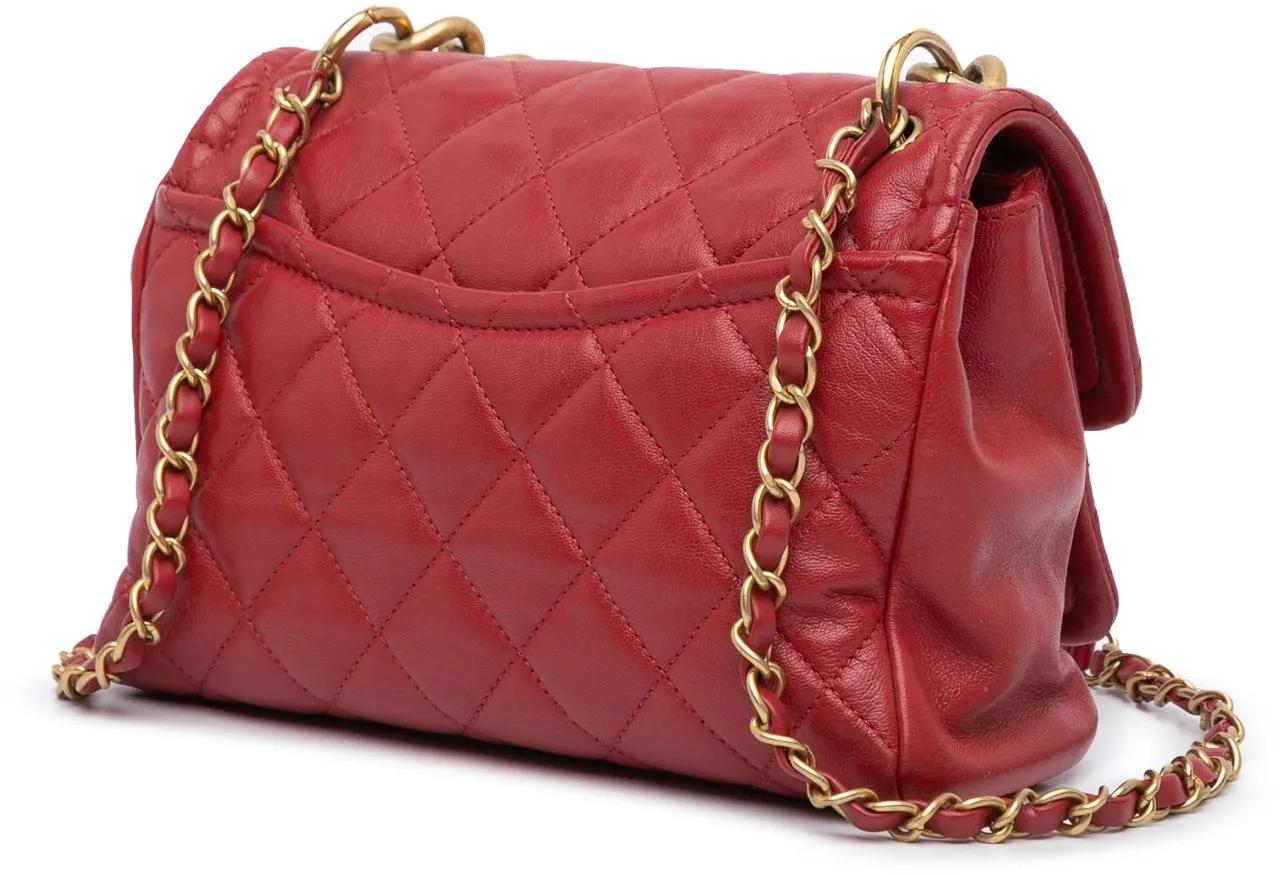 Chanel Totes & shoppers Quilted Lambskin Chain Leather Link Flap in rood