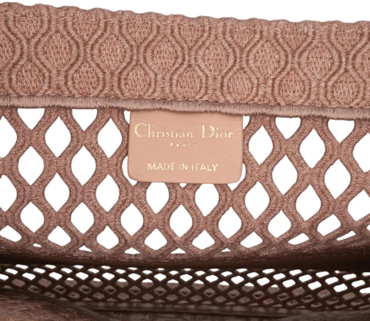 Thumbnail - Christian Dior Shopper - Medium Embroidered Mesh Book Tote - Gr. unisize - in Braun - für Damen