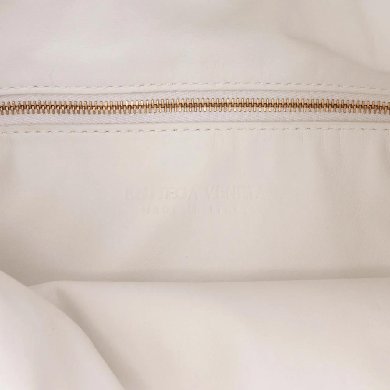 Thumbnail - Bottega Veneta Hobo Bags - Small Calfskin Intrecciato Hop Hobo - Gr. unisize - in Weiß - für Damen