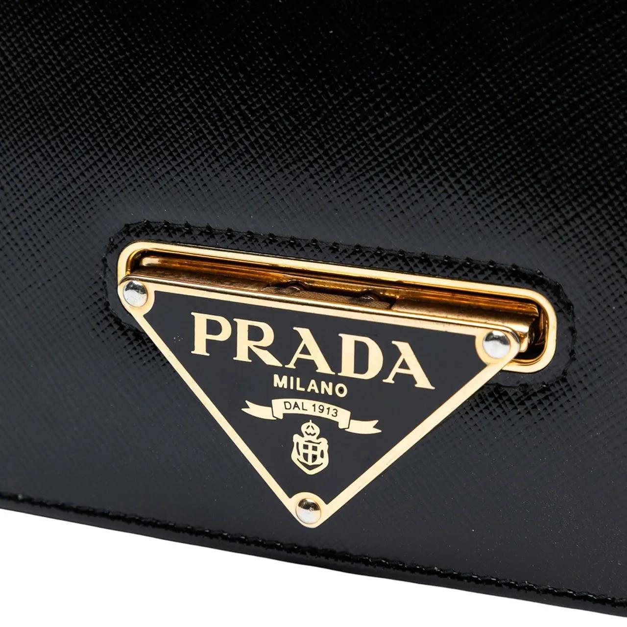 Thumbnail - Prada Hobo Bags - Saffiano Vernice Flip Lock Wallet on Chain Clutch - Gr. unisize - in Schwarz - für Damen