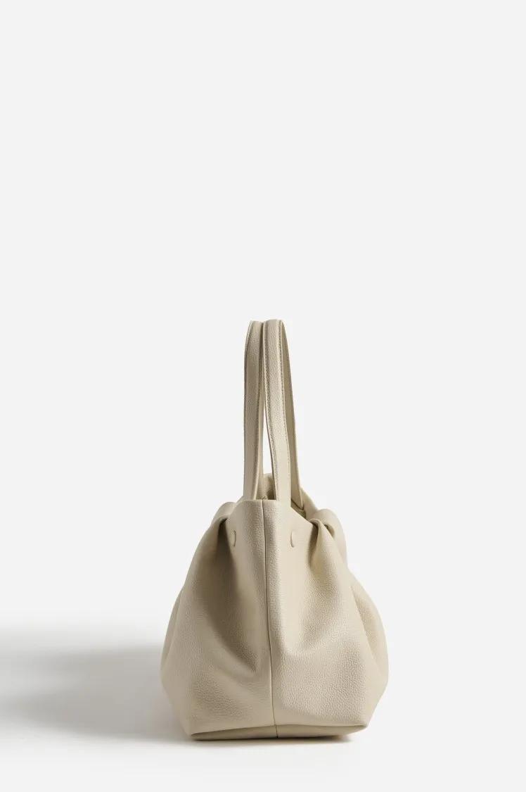 Themoirè Shoppers & Totes Athena Bottalato Gathered Design Tote Handbag in roze