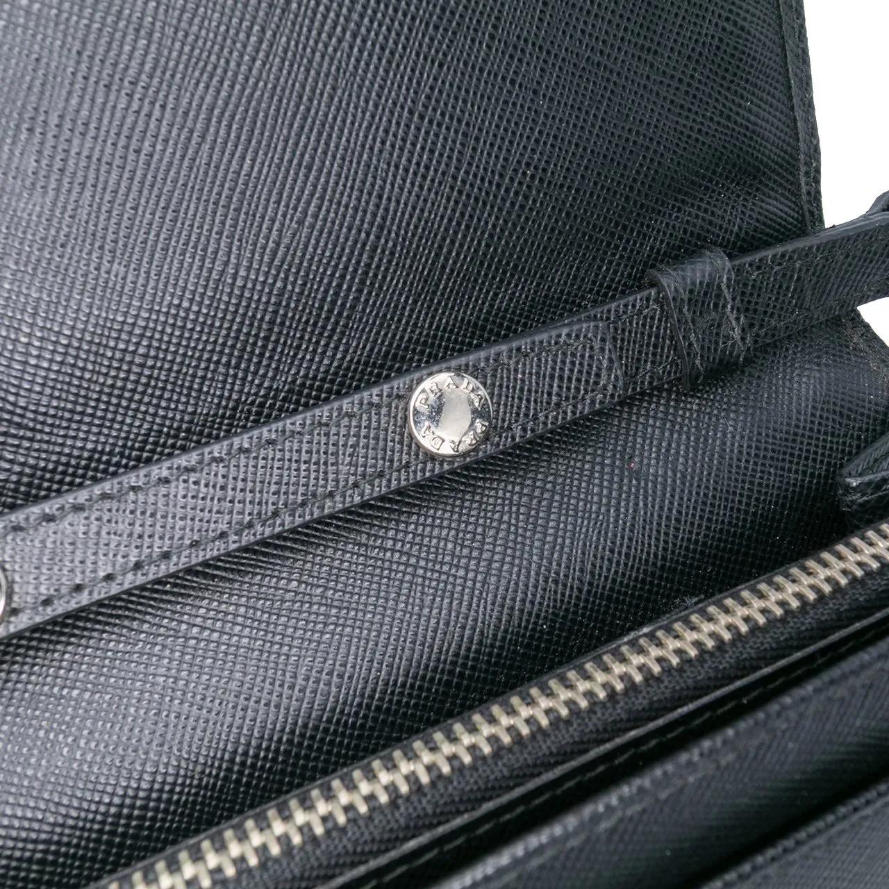 Thumbnail - Prada Hobo Bags - Saffiano Crystal Studded Wallet on Strap - Gr. unisize - in Schwarz - für Damen