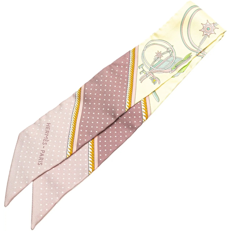 Hermès Écharpe en laine Les Voitures a Transformation Twilly Silk Scarf rose