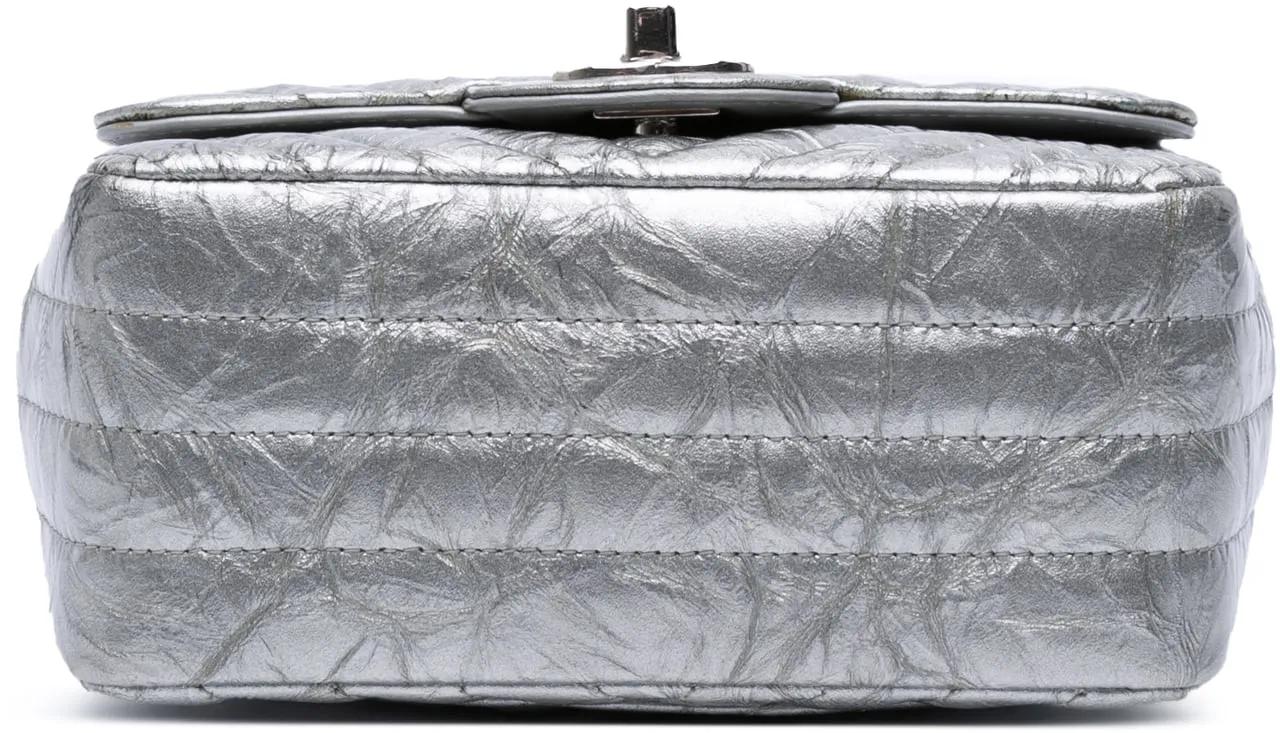 Thumbnail - Chanel Hobo Bags - Mini Square Classic Chevron Metallic Crumpled Pate - Gr. unisize - in Silber - für Damen