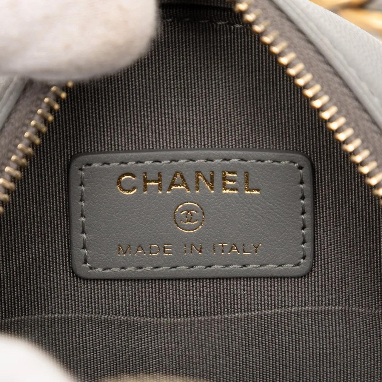 Thumbnail - Chanel Hobo Bags - Lambskin 19 Round Clutch with Chain - Gr. unisize - in Grau - für Damen