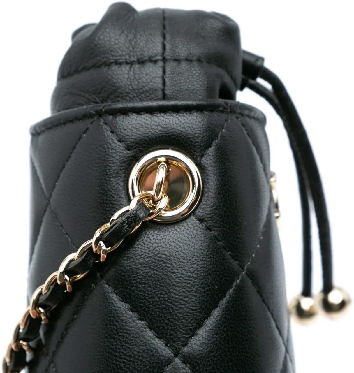 Thumbnail - Chanel Hobo Bags - Micro Quilted Lambskin Drawstring Bucket Bag - Gr. unisize - in Schwarz - für Damen