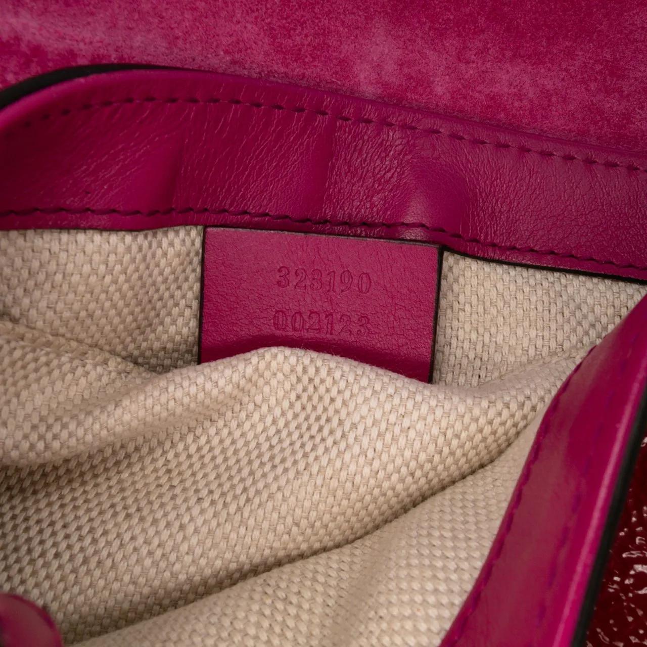 Thumbnail - Gucci Hobo Bags - 2016-2024 Small Patent Soho Chain Flap Crossbody - Gr. unisize - in Rot - für Damen