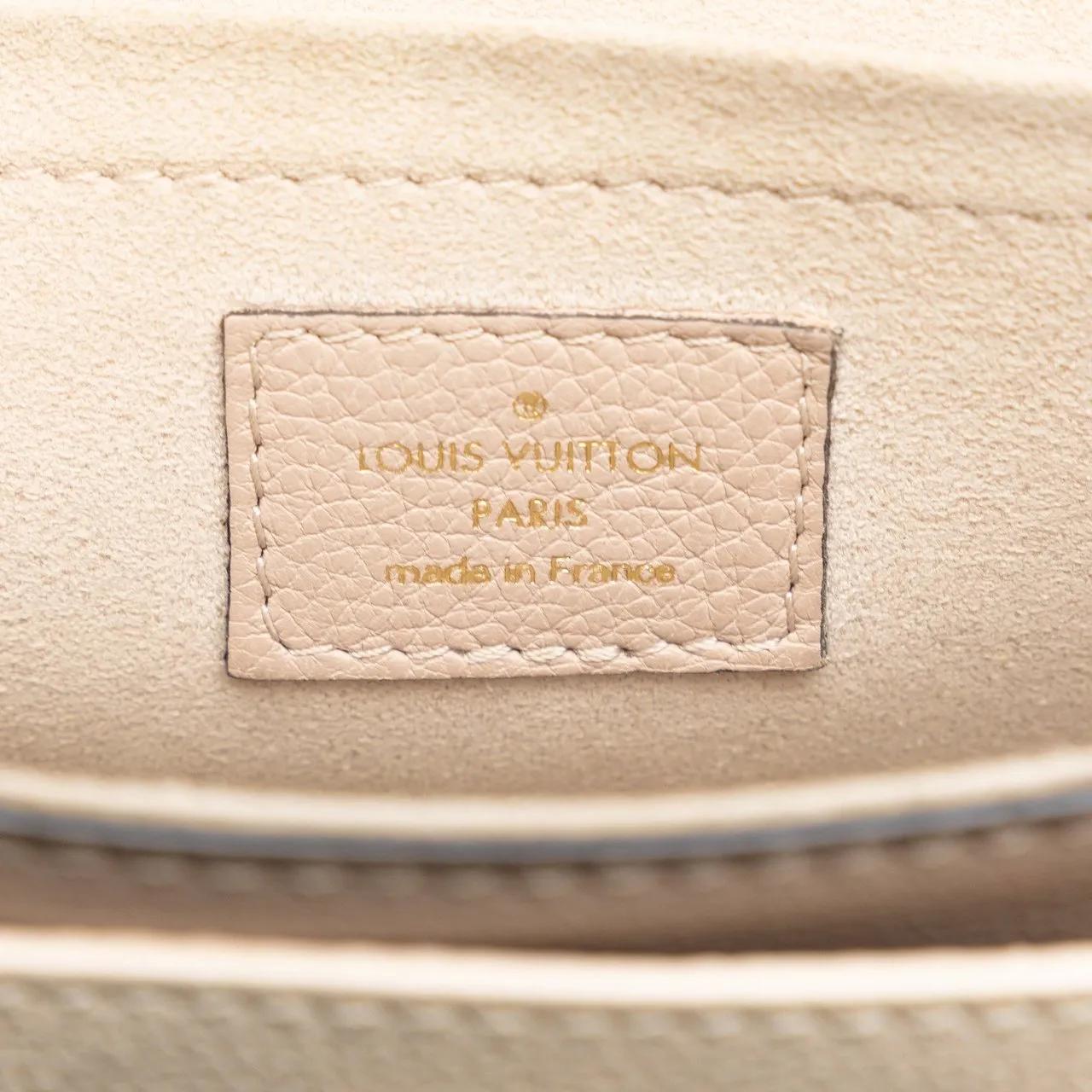 Louis Vuitton Hobo bags 2021-2023 Lockme Tender in bruin