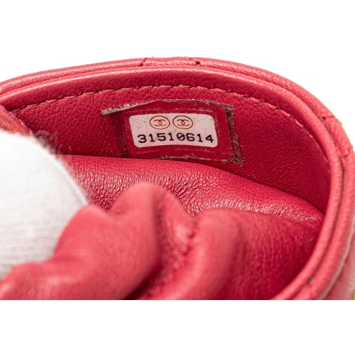 Chanel Fourre-tout 2021 Micro Quilted Lambskin Drawstring Bucket Bag rot (Image 22)
