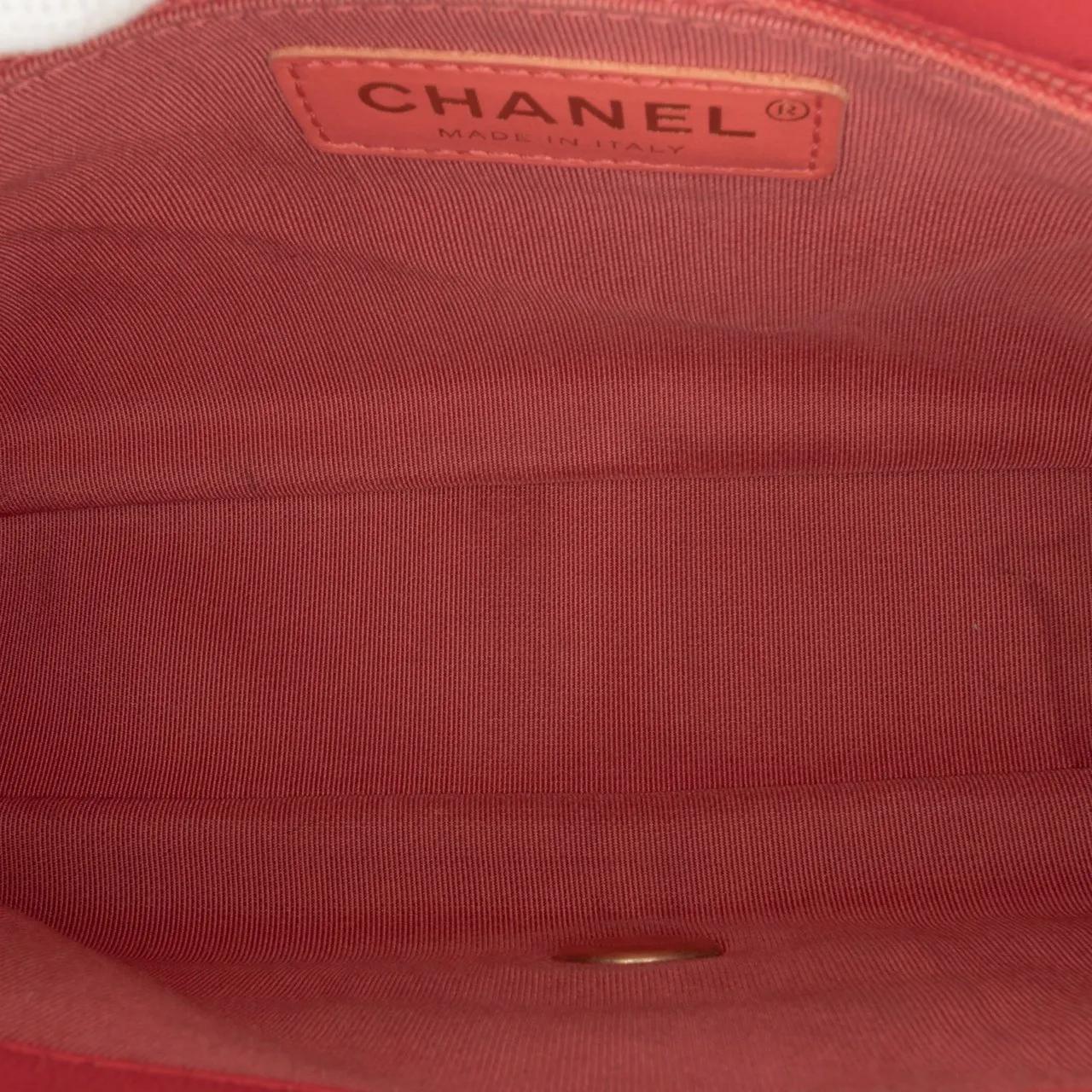 Thumbnail - Chanel Hobo Bags - Medium Lambskin In The Loop Flap - Gr. unisize - in Rot - für Damen
