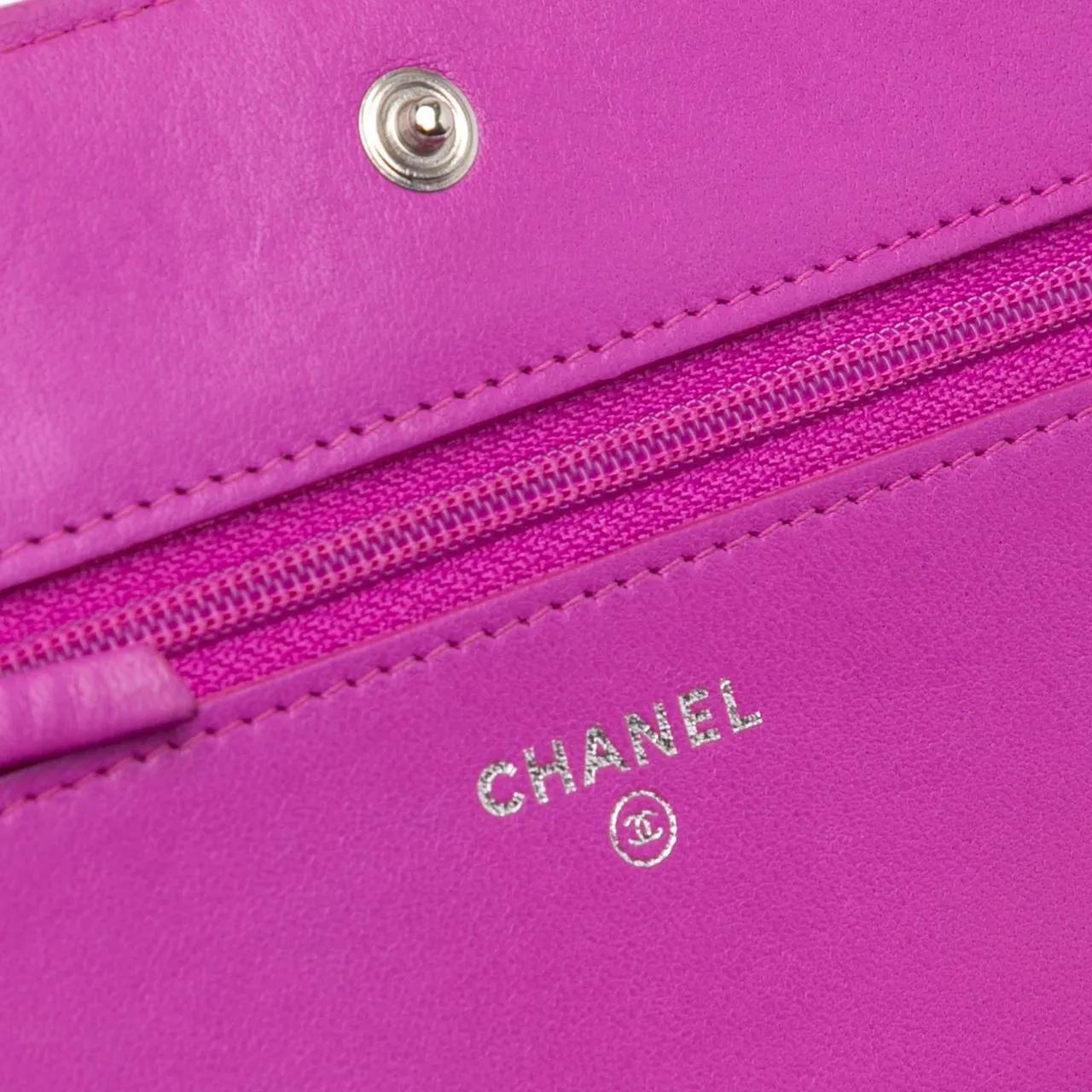 Thumbnail - Chanel Hobo Bags - 2014-2015 Lambskin Coco Boy Wallet On Chain - Gr. unisize - in Lila - für Damen