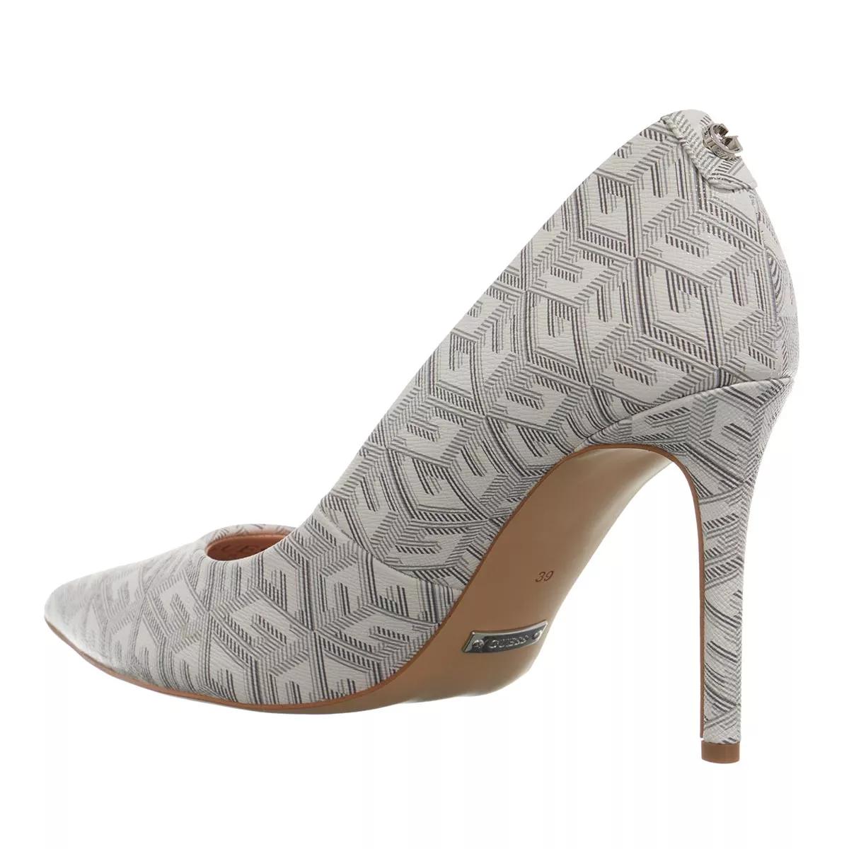 Guess hot sale white pumps