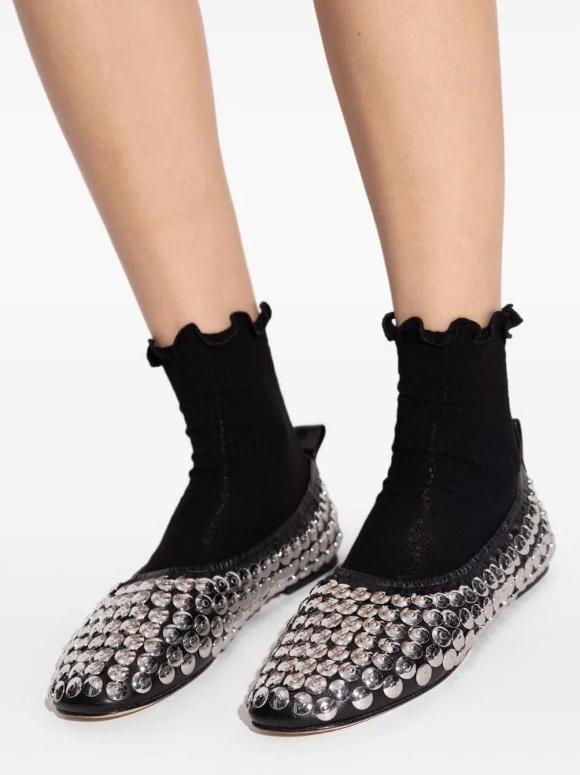 Thumbnail - Round Toe Flat Shoes With Metallic Stud Accents - Gr. 5_5 - in Schwarz