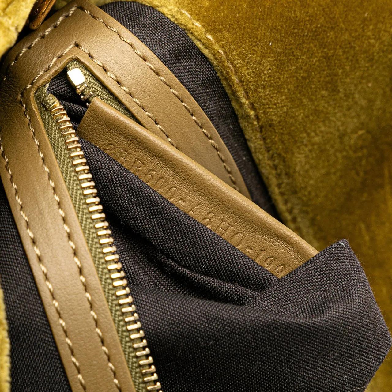 Thumbnail - Fendi Hobo Bags - Zucca Embossed Velvet Baguette Satchel - Gr. unisize - in Grün - für Damen