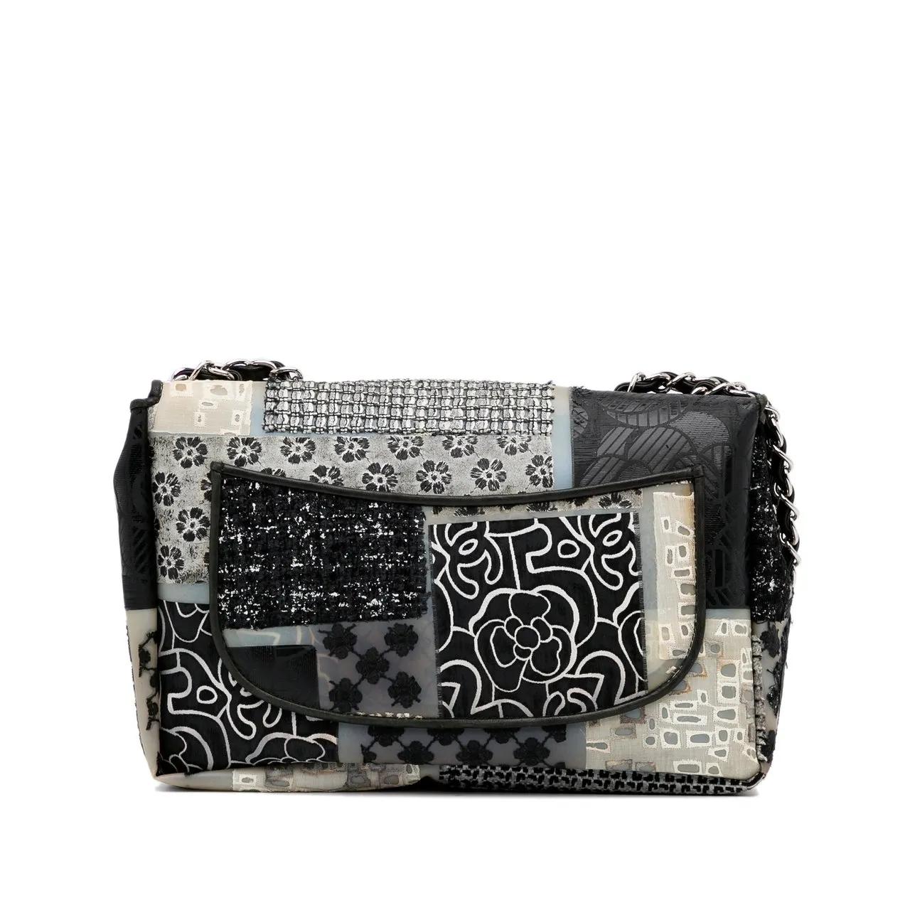 Thumbnail - Chanel Hobo Bags - 2011 Jumbo CC Patchwork Classic Flap - Gr. unisize - in Schwarz - für Damen