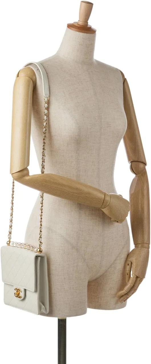 Chanel Hobo bags Small Chic Pearls Flap in wit