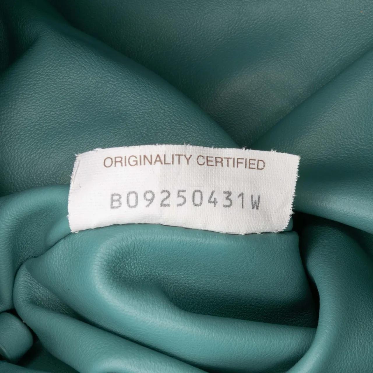 Thumbnail - Bottega Veneta Hobo Bags - Lambskin Chain Pouch - Gr. unisize - in Blau - für Damen