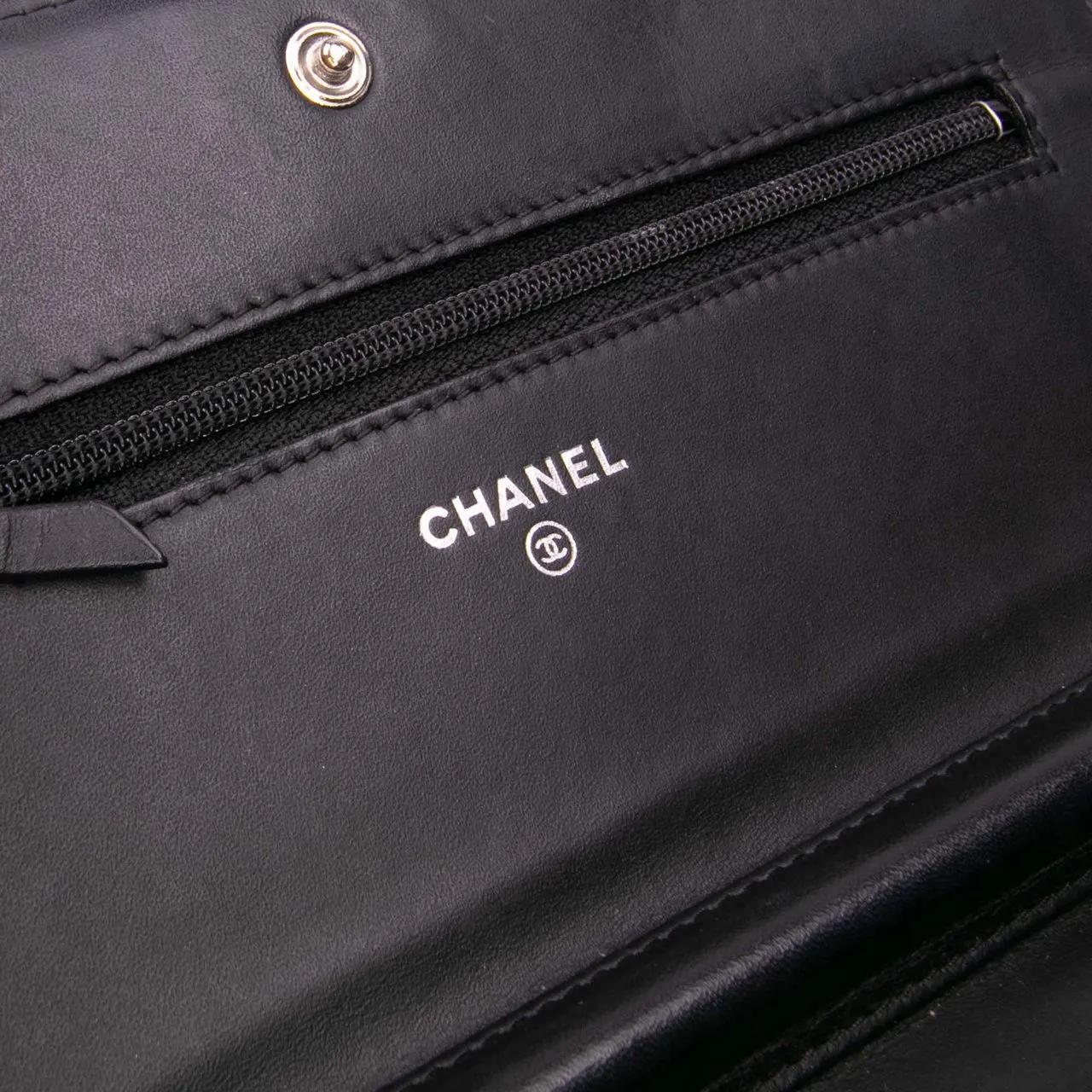 Thumbnail - Chanel Hobo Bags - Quilted Shiny Aged Calfskin Boy Wallet On Chain - Gr. unisize - in Schwarz - für Damen