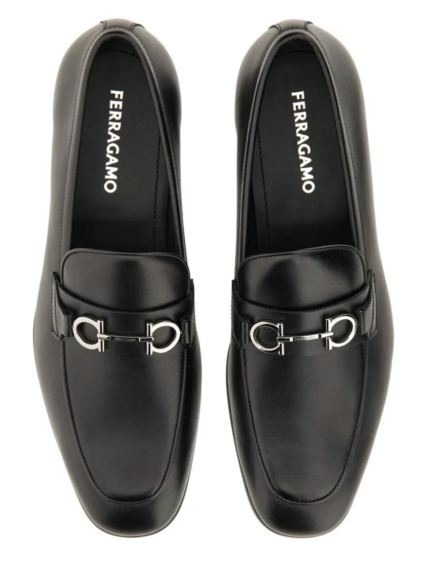 Thumbnail - Salvatore Ferragamo Loafer - Moccasin Gancini With Distinctive Metal Detail - Gr. 6_5 - in Schwarz - für Damen