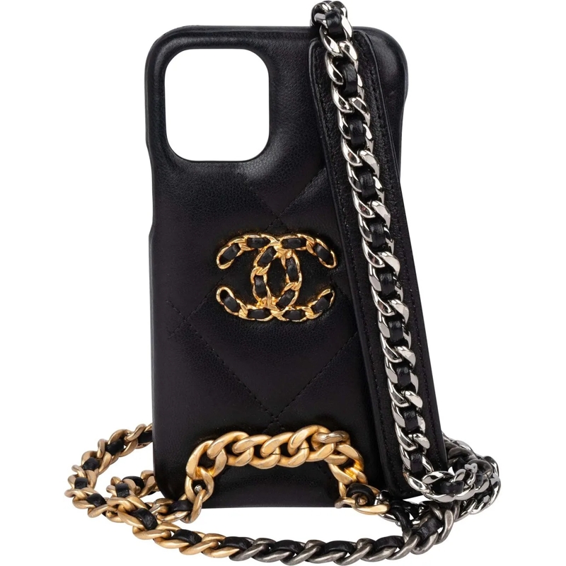 Chanel Handyhülle Chanel 19 Quilted Lambskin CC Crossbody Phone Case schwarz