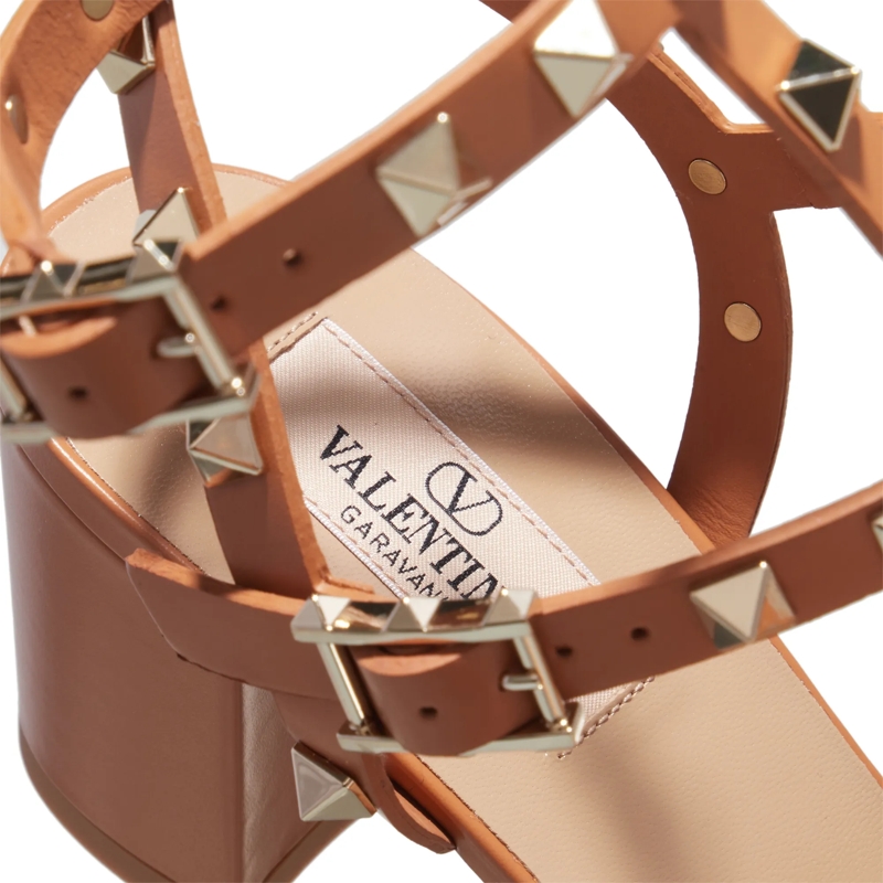 Valentino Garavani Sandales Rockstud Sandals Almond Beige(Image 5)