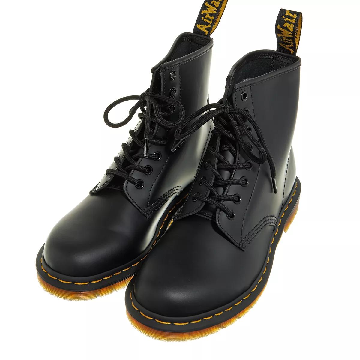 Dr. Martens 1460 Black Smooth Leather 8 Eye Boot Black Schnurstiefel