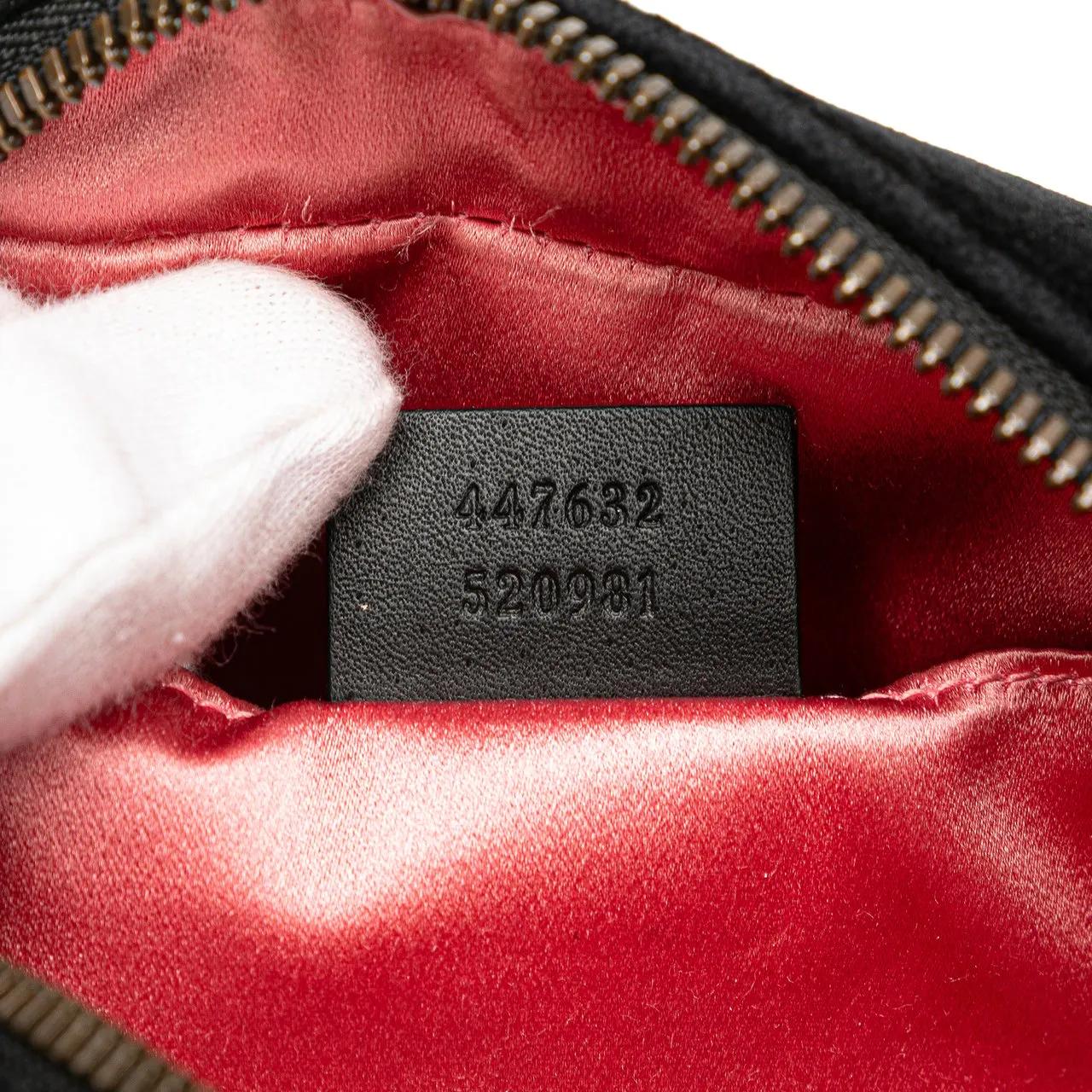 Thumbnail - Gucci Hobo Bags - Small GG Marmont Matelasse Velvet Crossbody - Gr. unisize - in Schwarz - für Damen