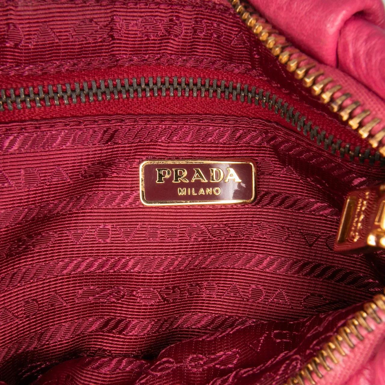 Thumbnail - Prada Clutches - Vitello Daino Wristlet Clutch - Gr. unisize - in Gold - für Damen