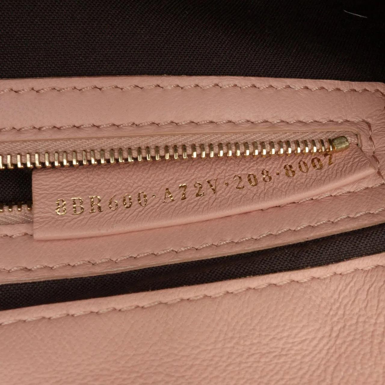 Thumbnail - Fendi Hobo Bags - Zucca Embossed Leather Baguette Satchel - Gr. unisize - in Gold - für Damen