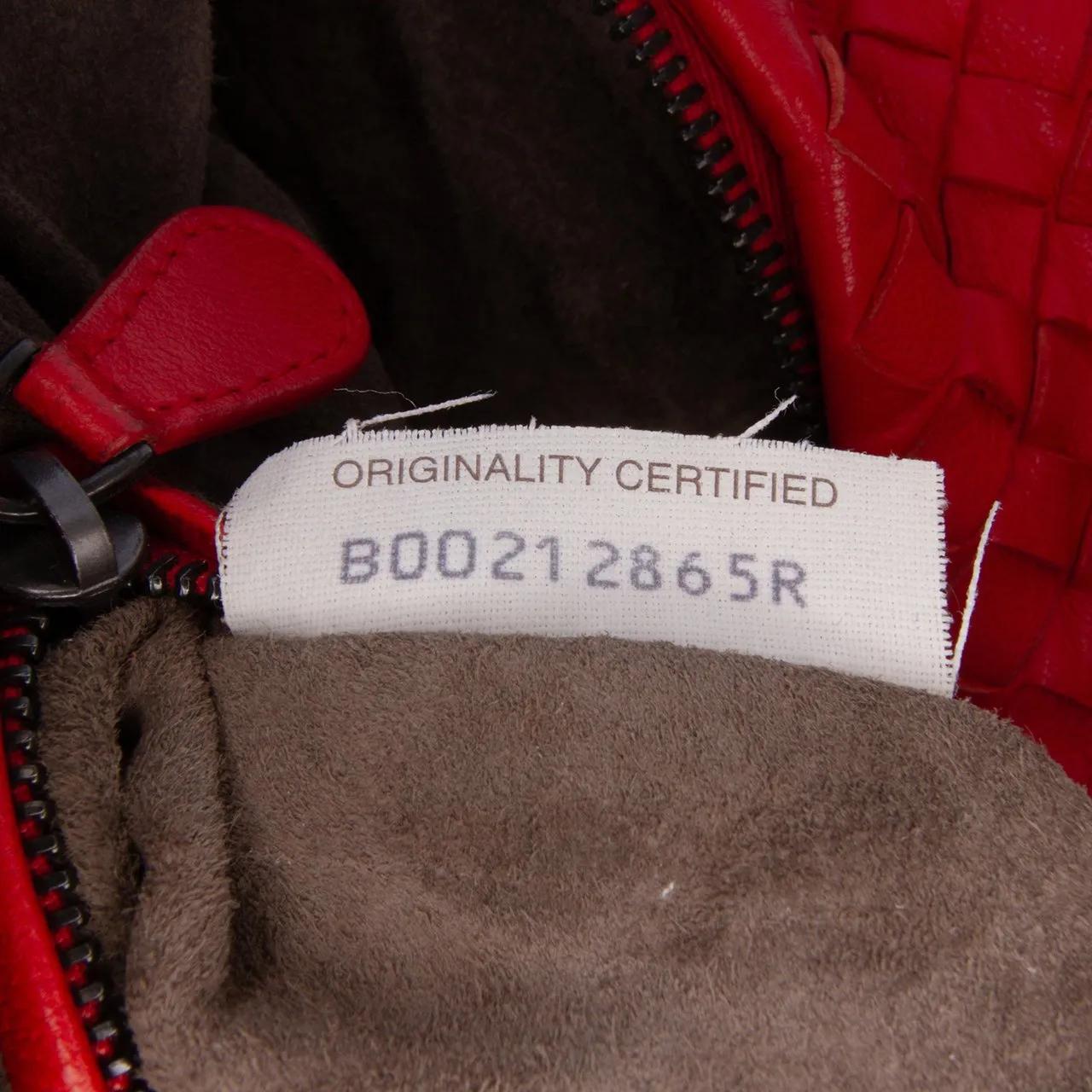 Thumbnail - Bottega Veneta Hobo Bags - Nappa Intrecciato Cube Shoulder Bag - Gr. unisize - in Rot - für Damen