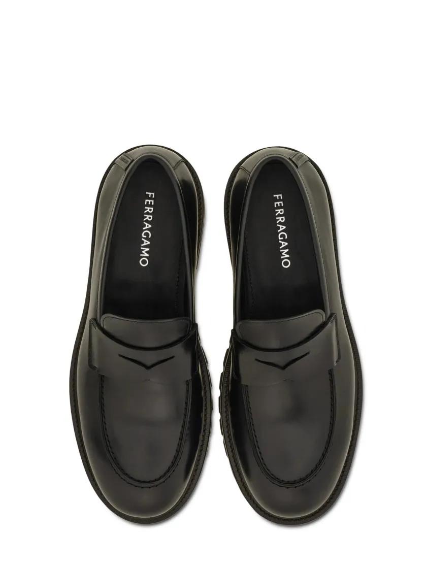 Thumbnail - Salvatore Ferragamo Loafer - Flat Shoes With Minimalist Silhouette - Gr. 6 - in Schwarz - für Damen