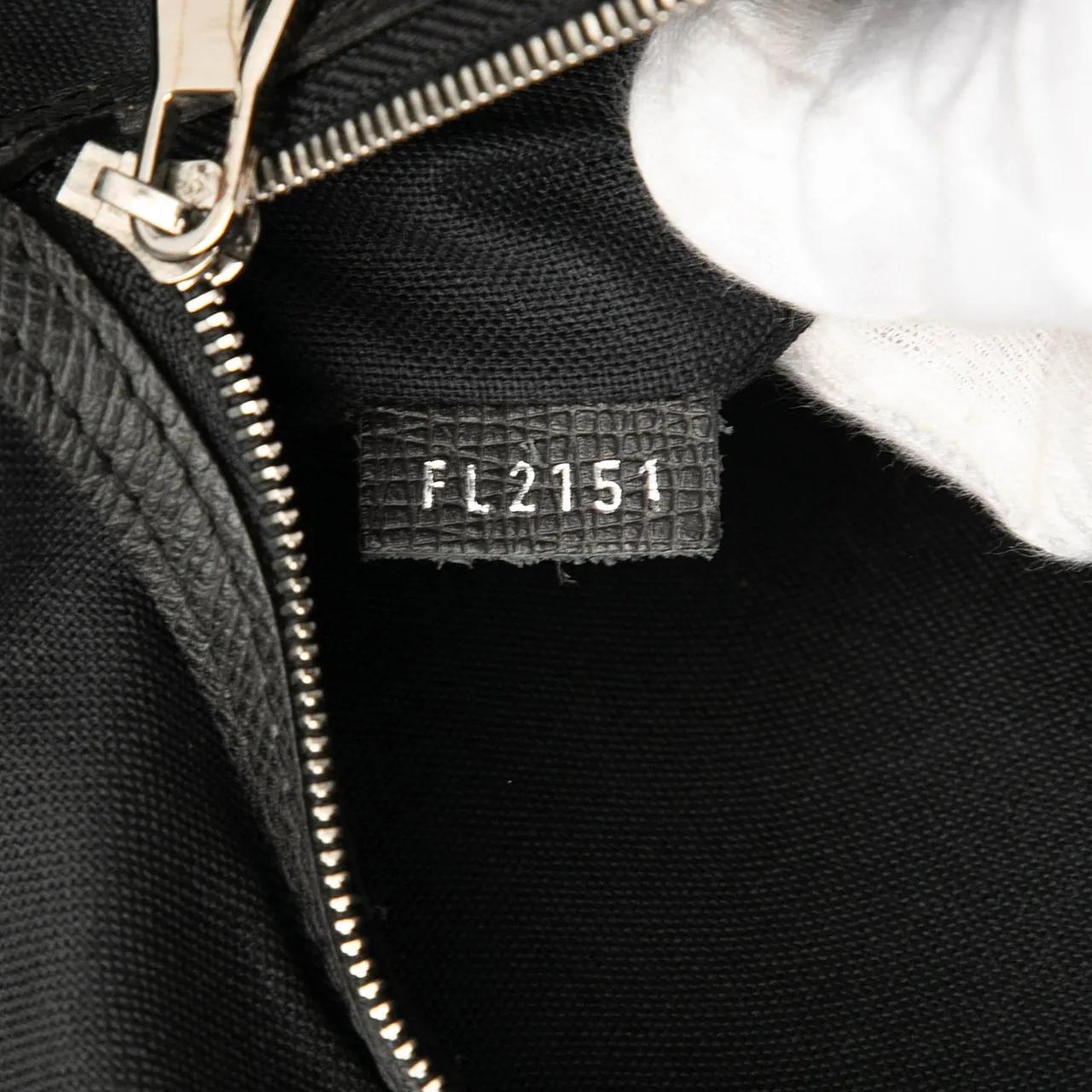 Thumbnail - Louis Vuitton Crossbody Bags - Taiga Neo Igor Briefcase - Gr. unisize - in Schwarz - für Damen