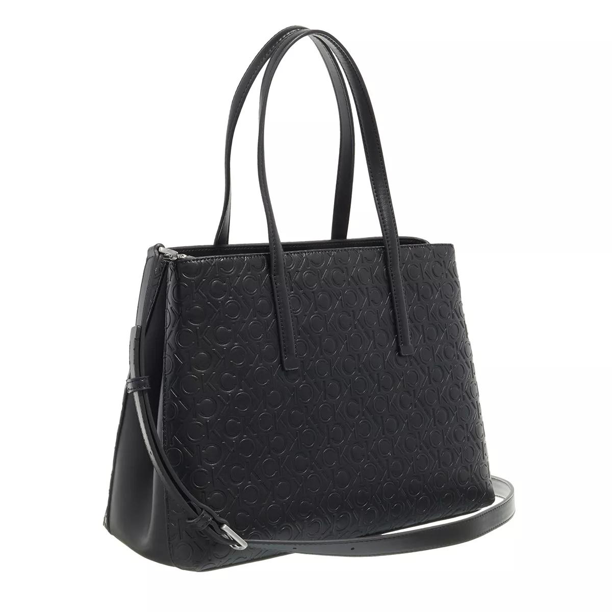 Calvin Klein Totes Ck Must Tote Medium-Emb Mono in zwart