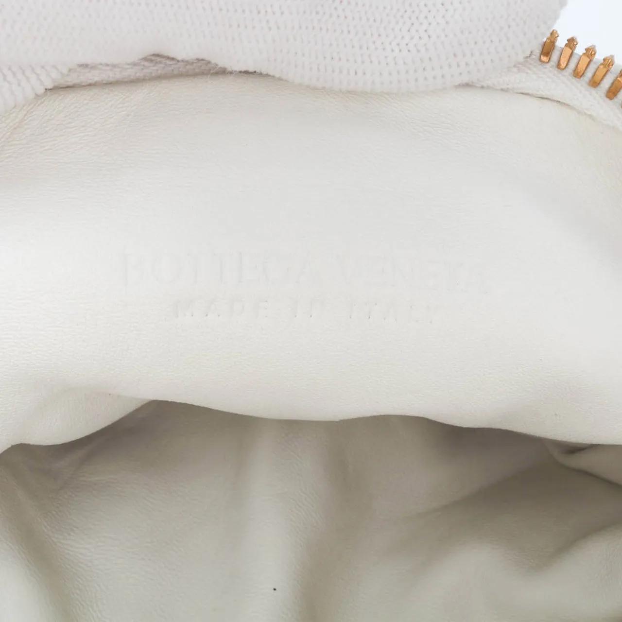 Thumbnail - Bottega Veneta Hobo Bags - Mini Nappa Puffy Jodie - Gr. unisize - in Weiß - für Damen