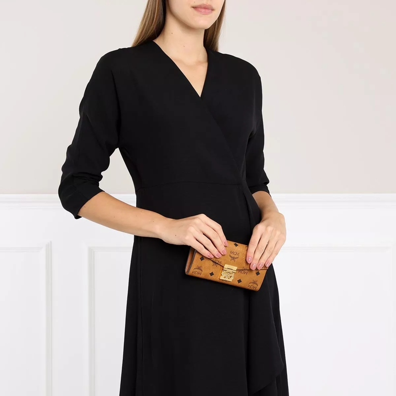 MCM Wallet On A Chain Tracy Vi Woc Lrg Co Cognac(Image 3)