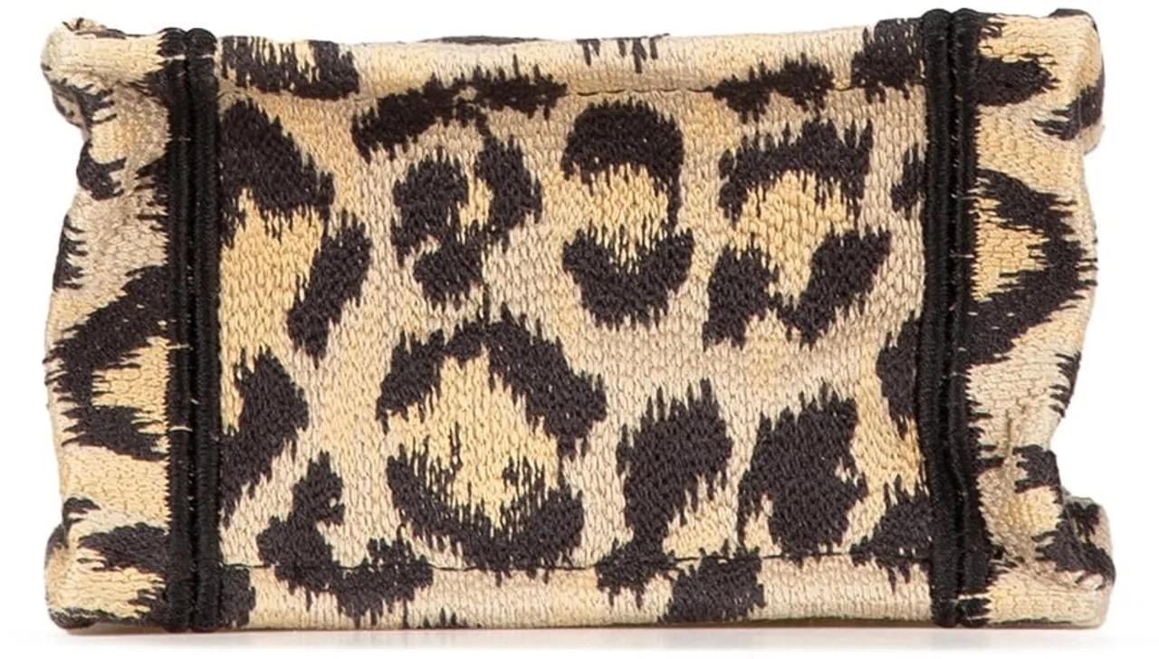 Thumbnail - Christian Dior Hobo Bags - 2022 Mizza Mini Embroidered Canvas Leopard Vertica - Gr. unisize - in Braun - für Damen