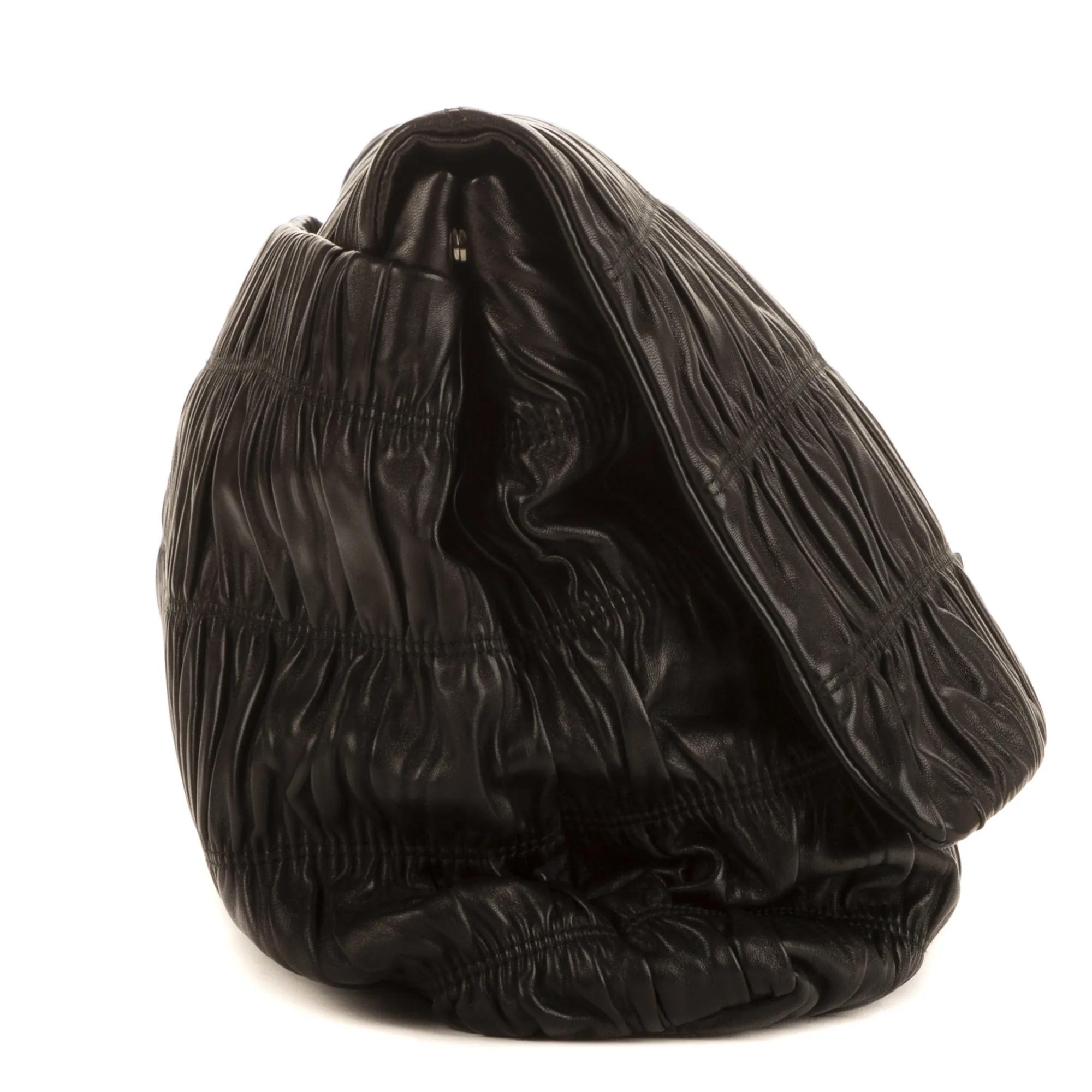 Thumbnail - Prada Crossbody Bags - Large Flap Clutch - Gr. unisize - in Schwarz - für Damen