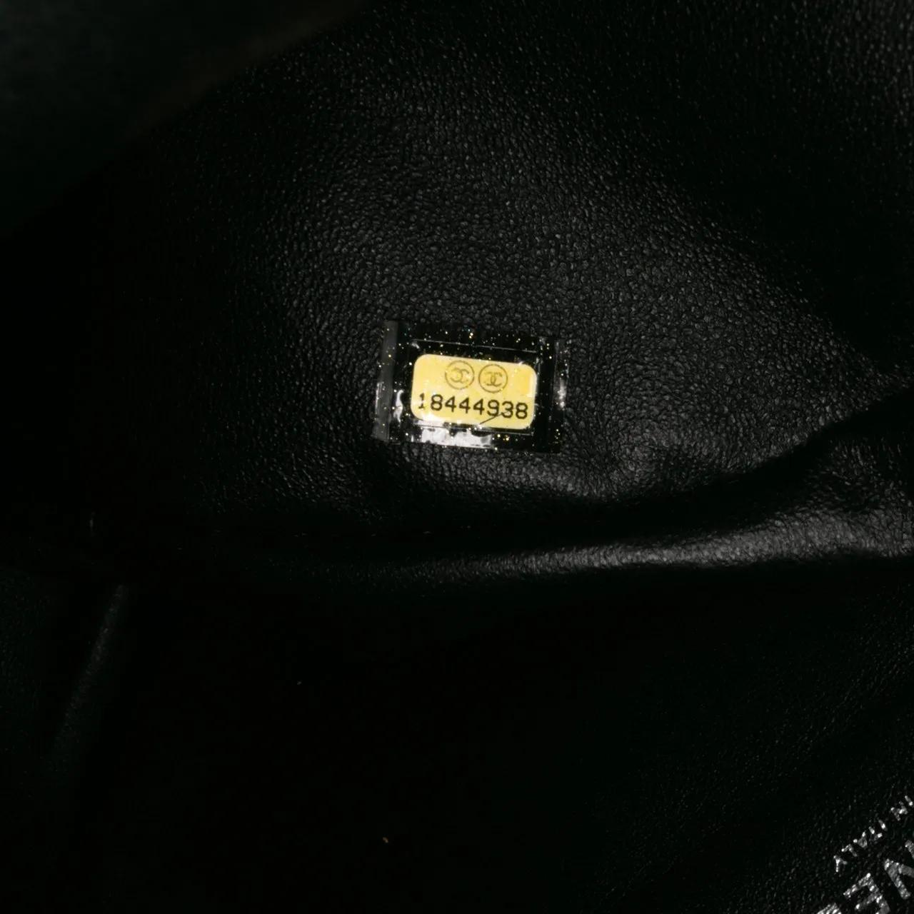 Thumbnail - Chanel Hobo Bags - Bicolor Quilted Lambskin Twist Crescent Flap - Gr. unisize - in Rot - für Damen