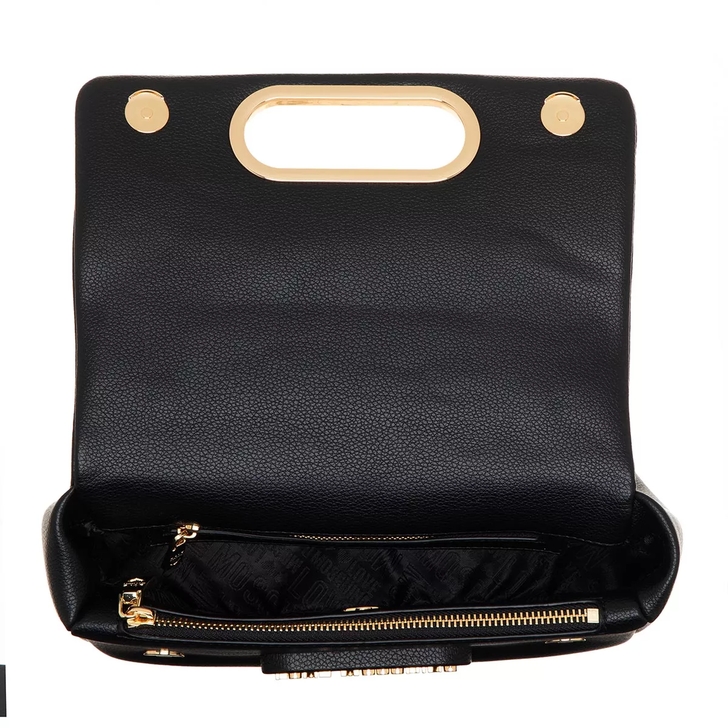 A0196138_LoveMoschino_position 