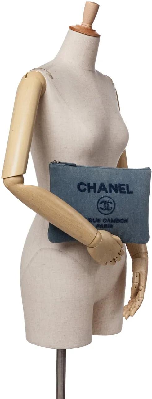 Thumbnail - Chanel Clutches - 2017-2018 Medium Denim Sequin Deauville O Case Clu - Gr. unisize - in Blau - für Damen