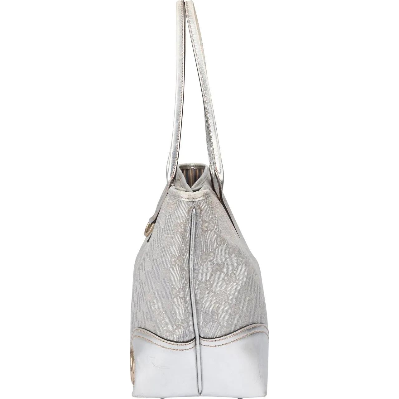 Thumbnail - Gucci Crossbody Bags - Gucci Silver GG Monogram Abbey Handbag - Gr. unisize - in Silber - für Damen