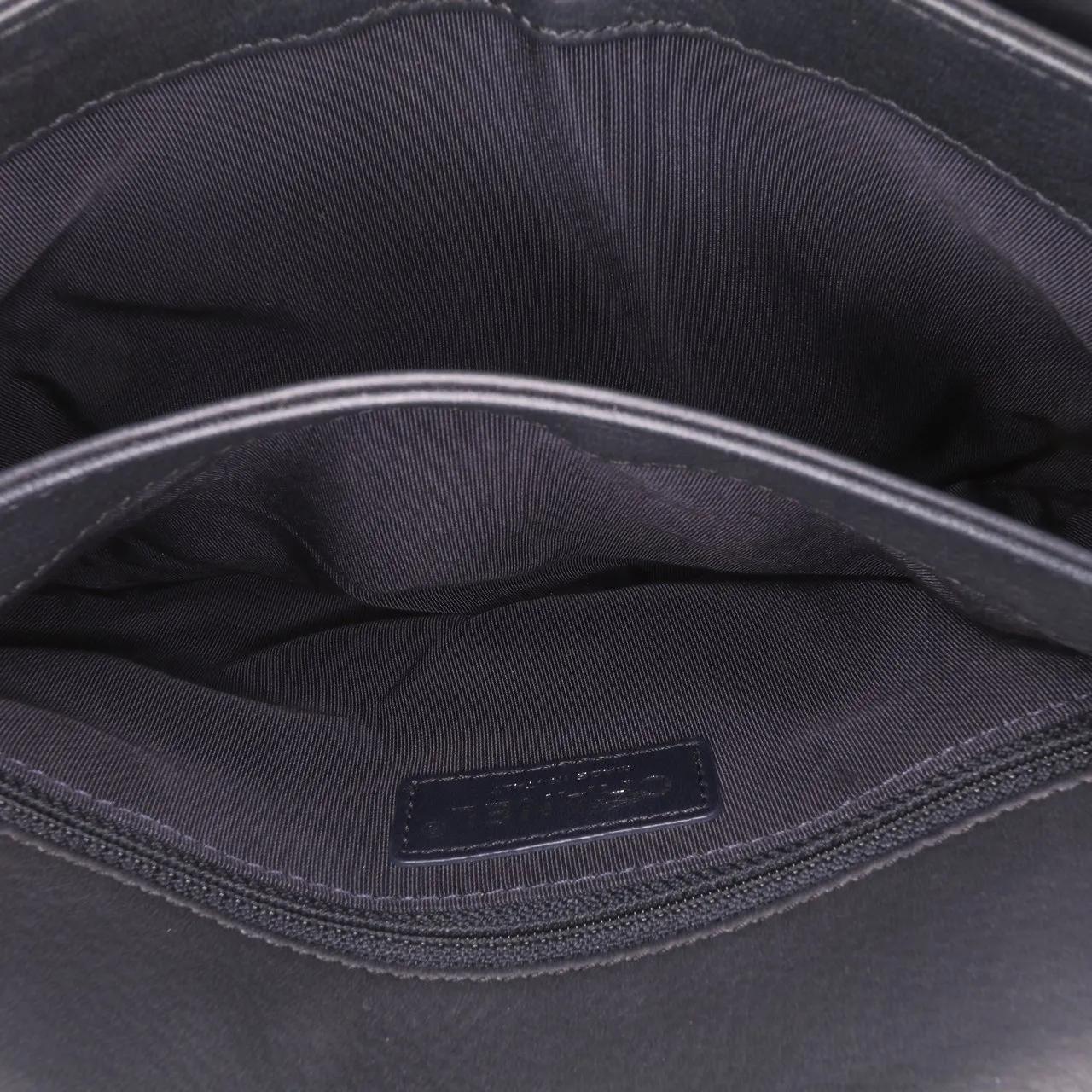 Thumbnail - Chanel Hobo Bags - Small Quilted Grained Calfskin CC Round Clasp Acco - Gr. unisize - in Schwarz - für Damen