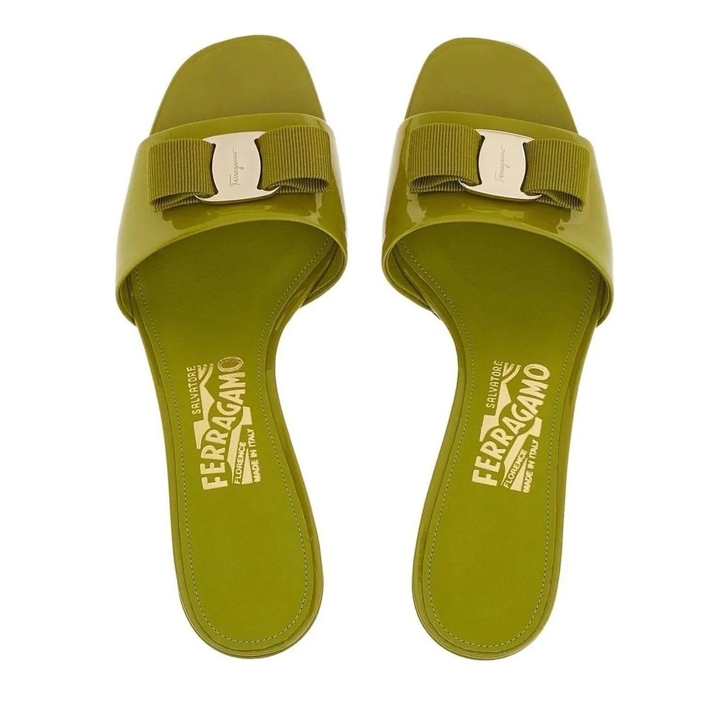 Salvatore ferragamo flip flops sales