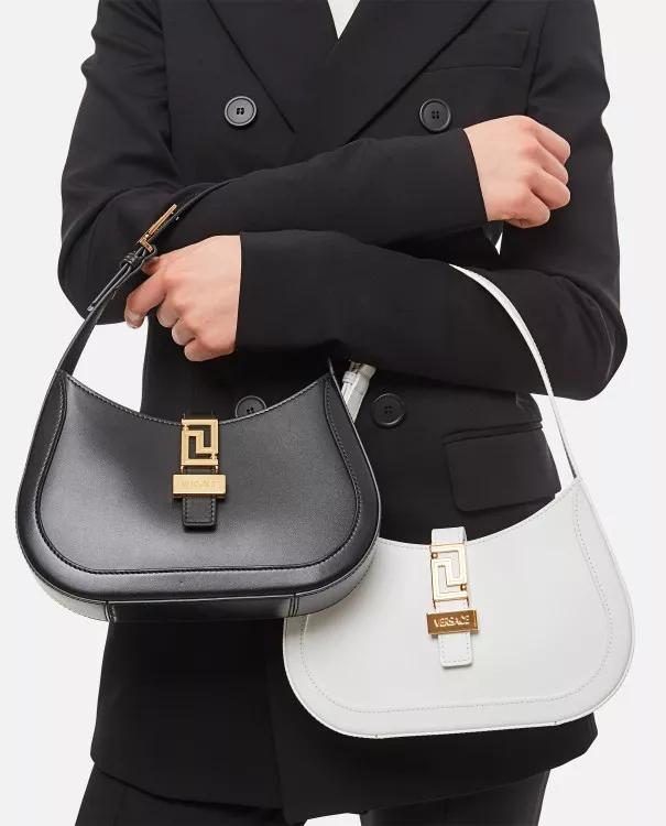 Versace Shoppers Patent Leather Shoulder Bag in zwart