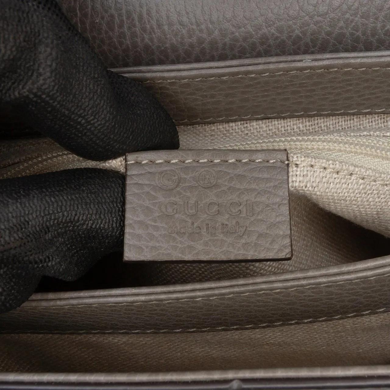 Thumbnail - Gucci Hobo Bags - Small Dollar Calf Interlocking G Satchel - Gr. unisize - in Grau - für Damen