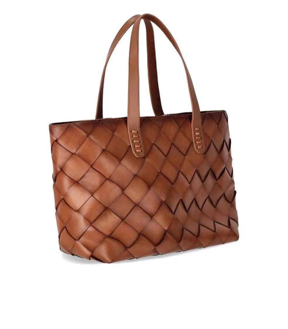 DRAGON DIFFUSION Shoppers & Totes Crossover Tan Shoulder Bag in bruin