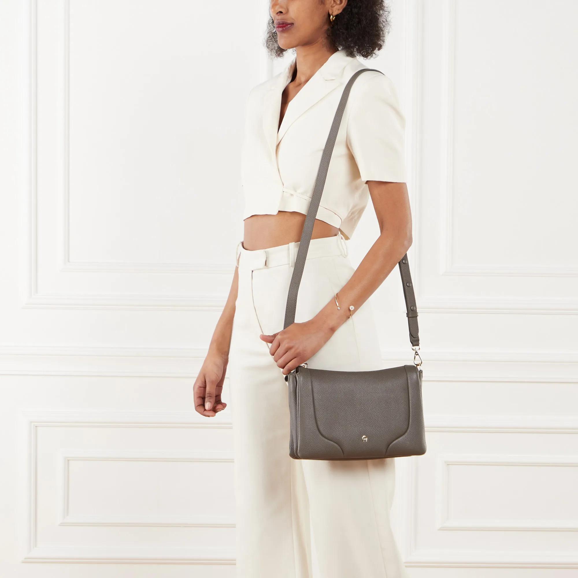Aigner Satchels Mara in bruin