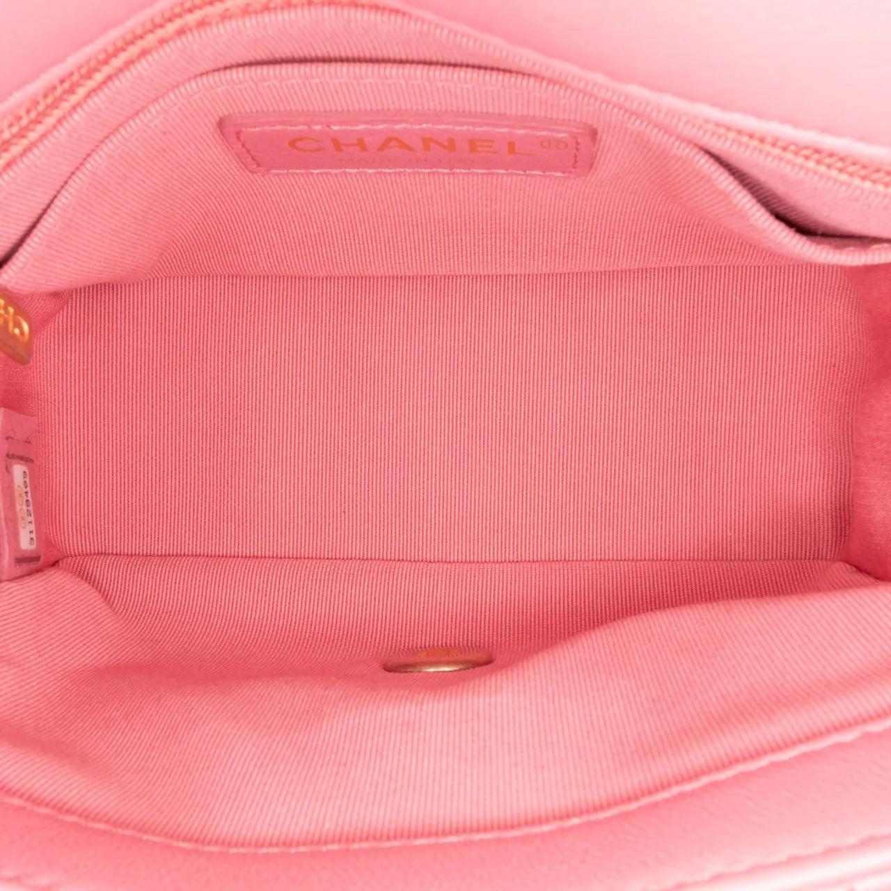 Chanel Hobo bags 2021 Mini Square Lambskin Pearl Samba Flap in poeder roze