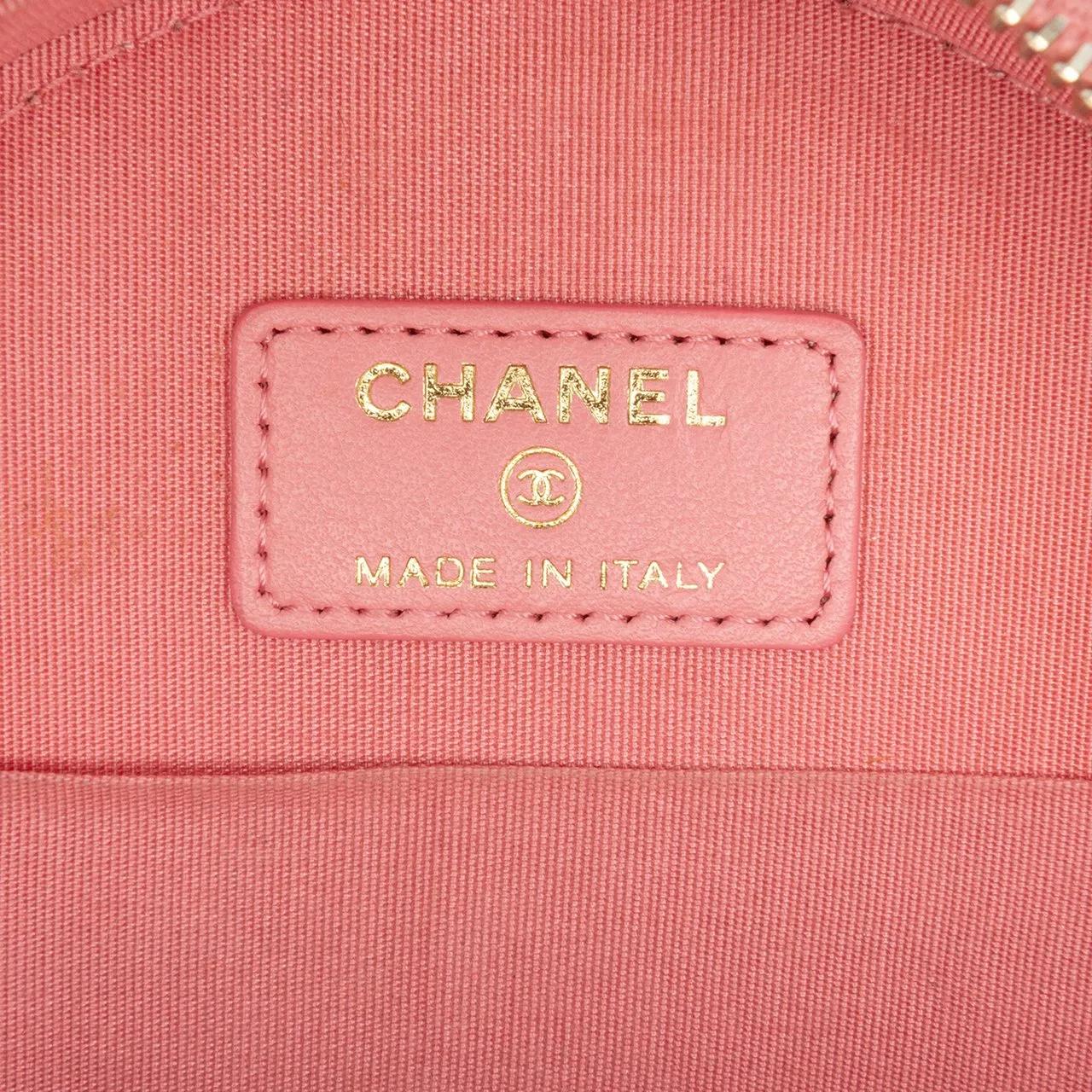 Thumbnail - Chanel Hobo Bags - CC Embossed Caviar Camellia Round Clutch With Chai - Gr. unisize - in Gold - für Damen